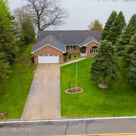Image 4 - 158 South Clubhouse Drive, Lake Isabella, Broomfield Township, MI 48893, USA - House for sale