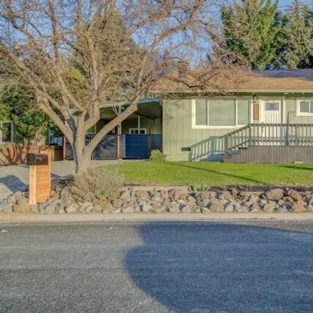 Buy this 2 bed house on 297 Wetzel Way in Yreka, CA 96097