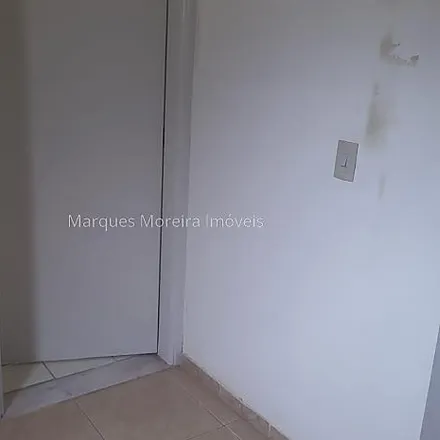 Buy this 2 bed apartment on Rua Olegário Maciel in Jardim Paineiras, Juiz de Fora - MG