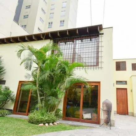 Buy this 5 bed house on Jirón Cruz del Sur in Santiago de Surco, Lima Metropolitan Area 10051
