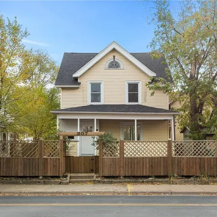 Buy this 3 bed house on 307 East 31st Street in Minneapolis, MN 55408