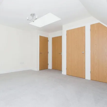 Image 5 - Reed Close, Buckinghamshire, SL0 9NX, United Kingdom - Apartment for rent