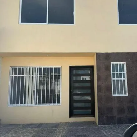 Rent this 4 bed house on Calle Campo Real in Delegación Epigmenio González, 76146