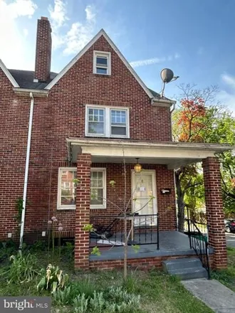 Buy this 4 bed house on 621 North Hawthorne Street in York, PA 17404