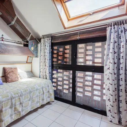 Rent this 5 bed room on Unicredit Banca in Via di Vittorio, 20097 San Donato Milanese MI