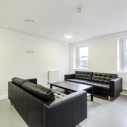Image 2 - Al-Amin, 216 Cowley Road, Oxford, OX4 1XF, United Kingdom - Apartment for rent