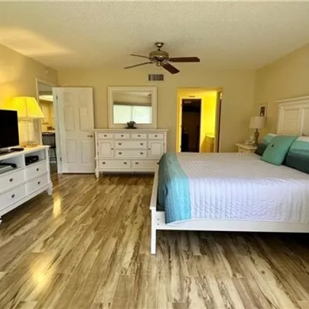 Image 6 - Cypress Lake Country Club, 6767 Winkler Road, Fort Myers Beach, Lee County, FL 33919, USA - Condo for rent