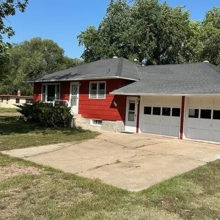 Image 2 - 875 8th Street Southwest, Huron, SD 57350, USA - House for sale