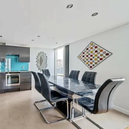 Image 3 - Dovecote House, Canada Street, Canada Water, London, SE16 6RN, United Kingdom - House for sale