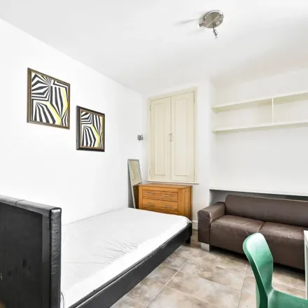 Rent this 1 bed apartment on 140 Finborough Road in London, SW10 9AW