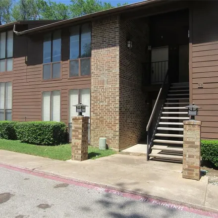 Image 2 - 7698 Holly Hill Drive, Dallas, TX 75231, USA - Apartment for rent