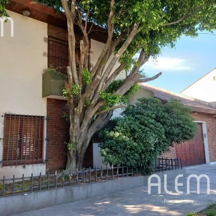 Buy this 3 bed house on General Juan Galo de Lavalle 1181 in Partido de Lomas de Zamora, B1834 GMJ Temperley