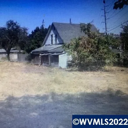 Buy this 4 bed house on 798 Pine Street Northeast in Salem, OR 97301