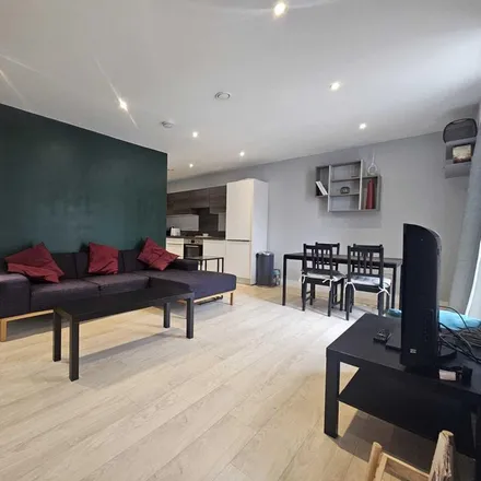Rent this 2 bed apartment on The Scene in High Street, London