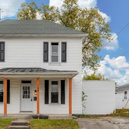 Buy this 3 bed house on 588 Elm Avenue in Circleville, OH 43113