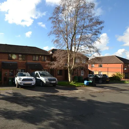 Image 1 - Surrey Drive, Wordsley, DY6 8HR, United Kingdom - Townhouse for rent