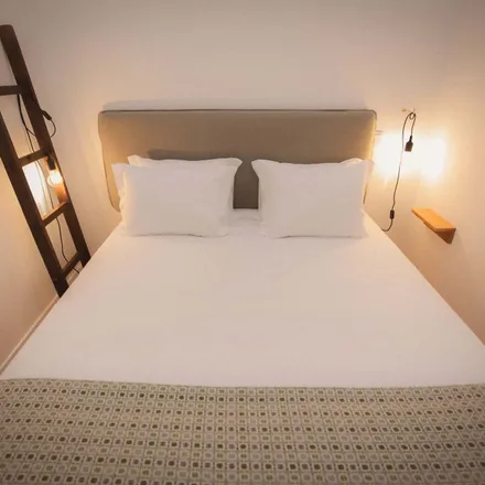 Rent this 1 bed apartment on Bonfim 234 Townhouse in Rua do Bonfim 234, 4300-070 Porto