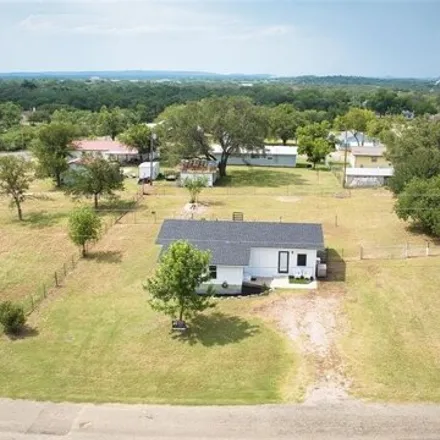Image 2 - 1156 West Sandstone Street, Llano, TX 78643, USA - House for sale