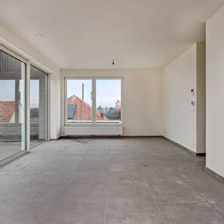 Rent this 2 bed apartment on Gentsesteenweg 88 in 8500 Kortrijk, Belgium