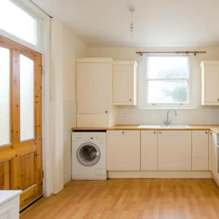 Image 2 - Brudenell Road, London, SW17 8DD, United Kingdom - House for rent