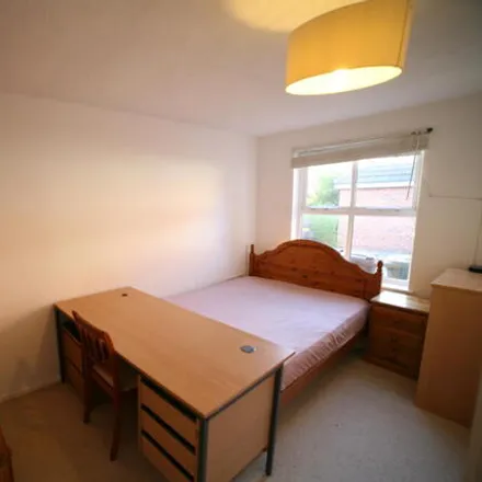 Image 5 - 40 Paxton, Stoke Gifford, BS16 1WF, United Kingdom - Duplex for rent