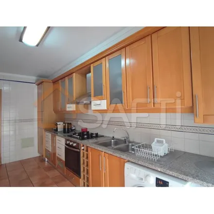 Image 3 - Rua das Almoinhas, 2425-345 Leiria, Portugal - Apartment for rent