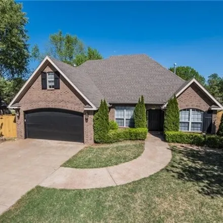Buy this 3 bed house on 5103 North Cheyenne Trail in Rogers, AR 72756