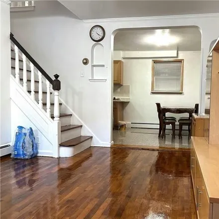 Image 3 - 1414 East 16th Street, New York, NY 11230, USA - House for rent