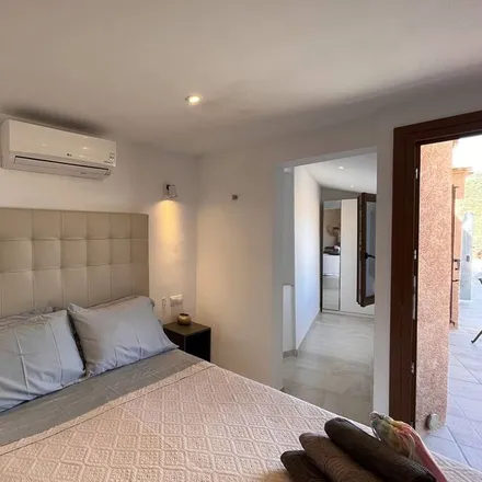 Rent this 3 bed house on FibreDust Spain in Avenida de la Infanta Cristina, 296