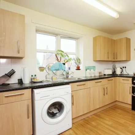 Image 5 - Knighton Lane, Leicester, Leicestershire, Le2 - Apartment for sale