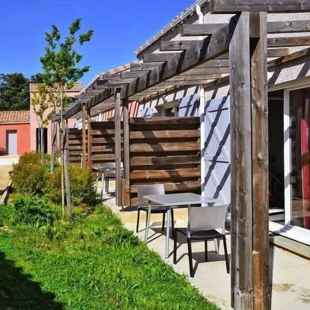 Rent this 2 bed house on Entre-Vignes in Hérault, France