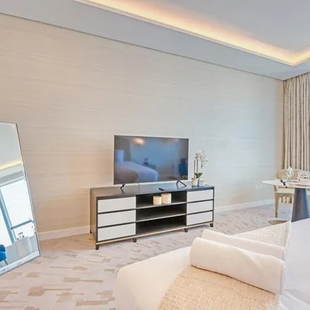 Image 3 - The Palm Tower, Shoreline Street, Palm Jumeirah, Dubai, United Arab Emirates - Apartment for rent