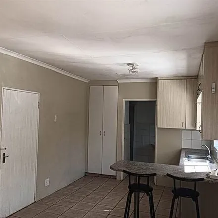 Image 2 - Wordsworth Road, Farrarmere Gardens, Benoni, 1500, South Africa - Apartment for rent