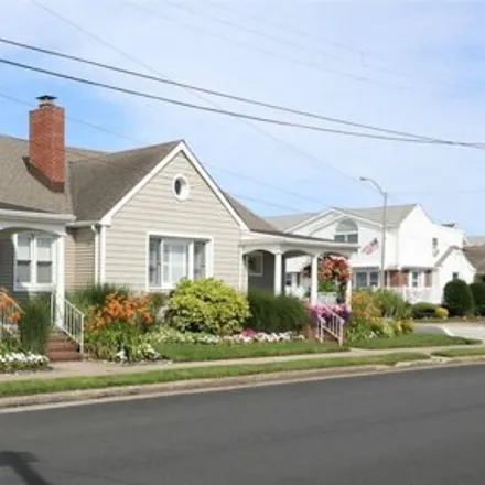 Image 1 - 70 North Iroquois Avenue, Margate City, Atlantic County, NJ 08402, USA - House for rent