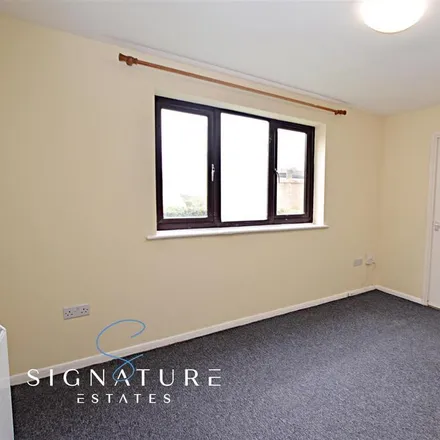 Image 3 - Thanet House, Explorer Drive, Holywell, WD18 6GL, United Kingdom - Apartment for rent