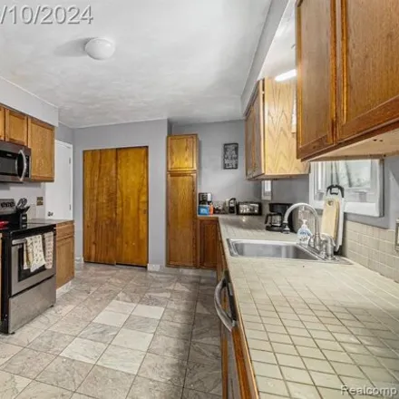 Image 5 - 4630 Chapman Rd, Stockbridge, Michigan, 49285 - House for sale