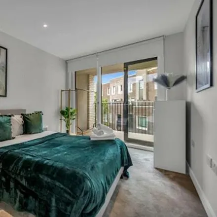 Image 9 - South Garden View, Sayer Street, London, SE17 1FE, United Kingdom - Apartment for sale