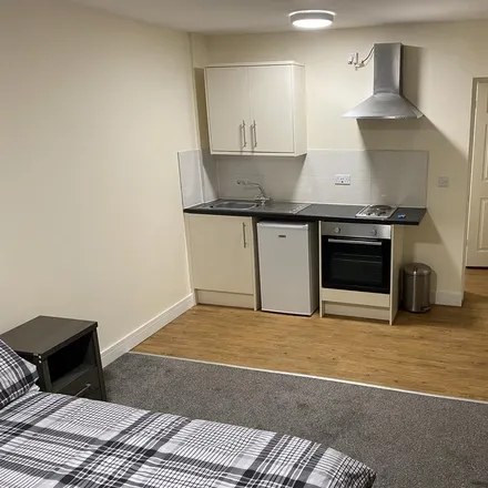 Image 4 - Clarence Road, Wolverhampton, WV1 4JH, United Kingdom - Apartment for rent