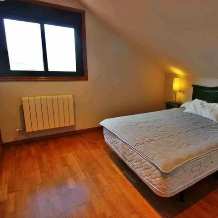 Rent this 4 bed house on Camiño do Cruceiro in 36760 San Miguel de Tabagón, Spain