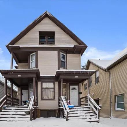 Buy this studio house on 1413 in 1413A West Greenfield Avenue, Milwaukee