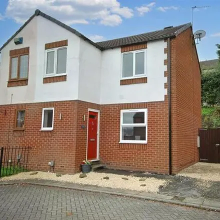 Buy this 3 bed duplex on 4 Tarn Court in Newton Hill, WF1 3HG