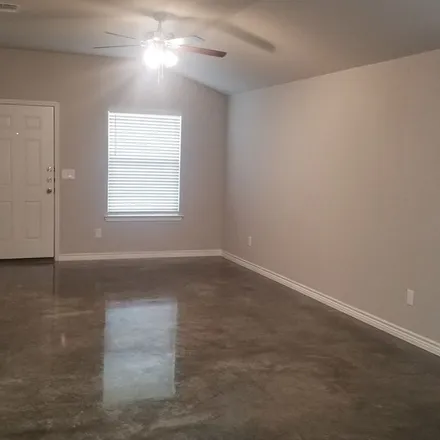 Rent this 3 bed apartment on Lowes Boulevard in Killeen, TX 76541