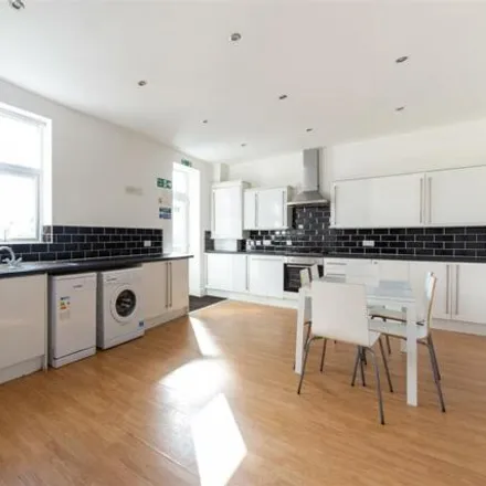 Rent this 6 bed room on Simonside Terrace in Newcastle upon Tyne, NE6 5JX