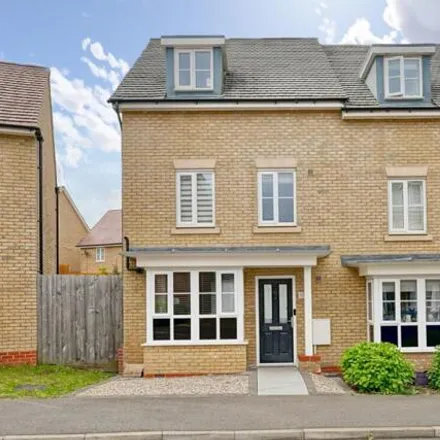 Buy this 4 bed townhouse on 91 Summers Hill Drive in Papworth Everard, CB23 3AB
