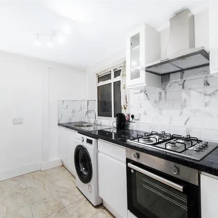 Rent this 2 bed apartment on Regina Road in London, SE25 4TR
