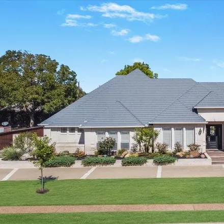 Buy this 5 bed house on 3605 Gardenia Drive in Dalworthington Gardens, Tarrant County