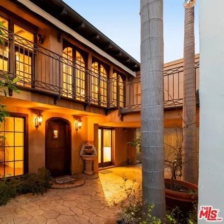 Image 3 - 669 San Juan Court, Los Angeles, CA 90291, USA - House for sale