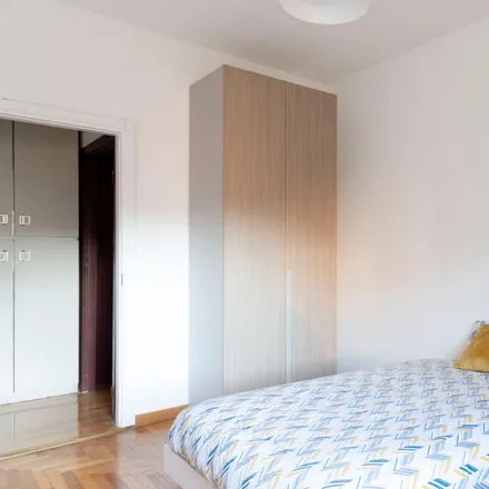 Rent this 4 bed room on Viale Carlo Troya in 2, 20144 Milan MI