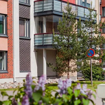 Rent this 3 bed apartment on Saunapellonpolku in 00790 Helsinki, Finland