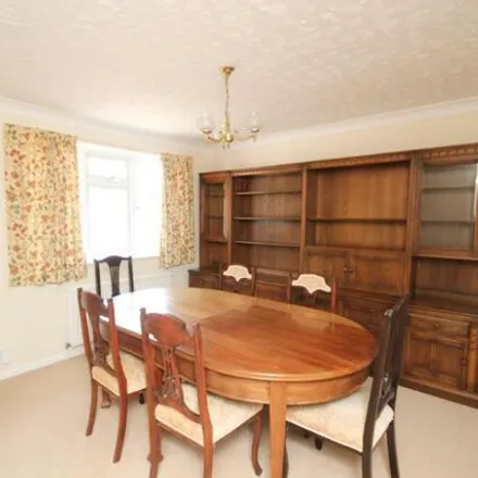 Image 5 - London Road, High Street, Warley, CM14 4AS, United Kingdom - House for rent